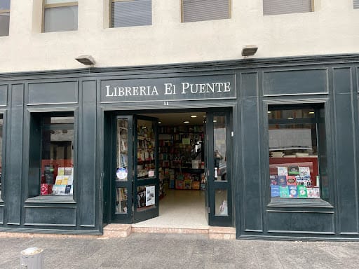 Librería El Puente en Arrecife: catálogo y asesoramiento