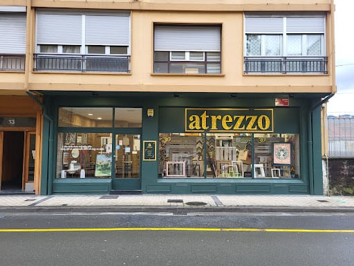 Atrezzo Marko Denda: enmarcación en Irún