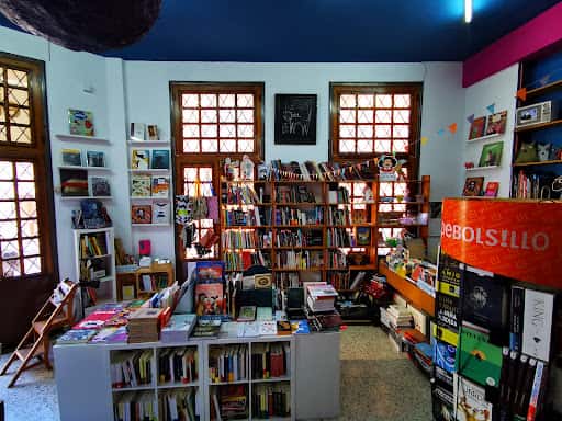 Librería El Paso: libros especiales en La Laguna