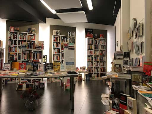 Berbiriana: libros y café en la Ciudad Vieja