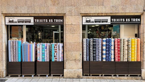 Teixits Es Tren: telas de lenguas y costura en Palma