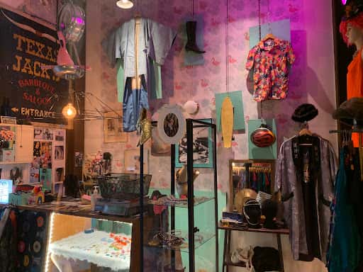 Flamingos Vintage Mallorca: upcycling y moda en la Gerreria