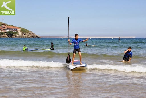 Tablas Surf School: escuela, tienda vintage y taller en Gijón