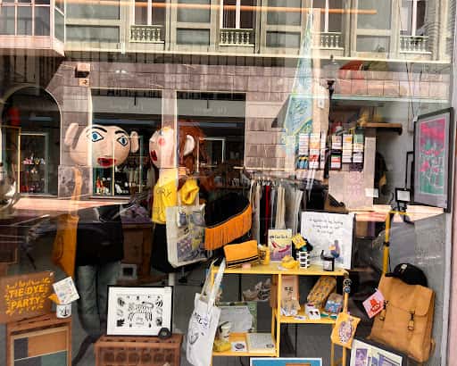 En el modo D: vinilos, arte local y regalos en Gijón