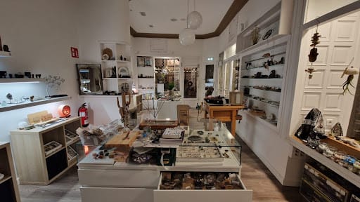 Broncita: minerales, inciensos y gemología en Oviedo