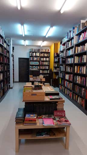 Libraría Tirana: libros antiguos y coleccionismo en el Pombal