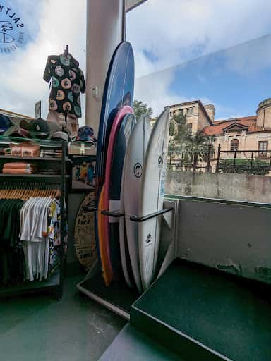 Urbanbox Surf Skate: tienda de surf y galería de arte