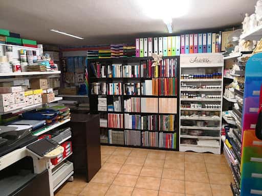 Librería y Papelería Lola en Benalmádena