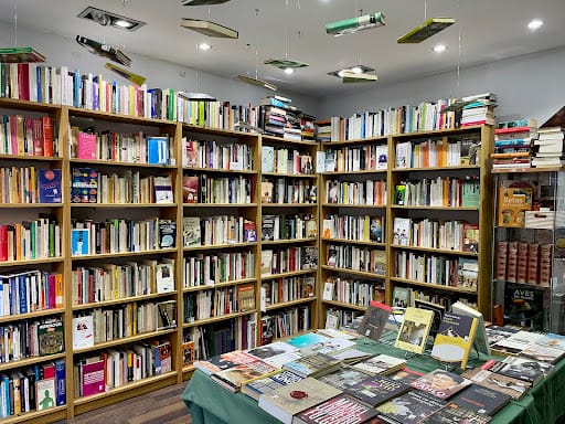 Llegits: libros de segunda mano en Sants