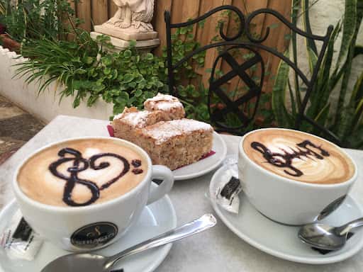 Tetería Jardín Najima: tés y crepes en Sant Vicent