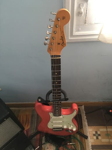 Juan Brieva Luthier: Reparación y ajuste de guitarras