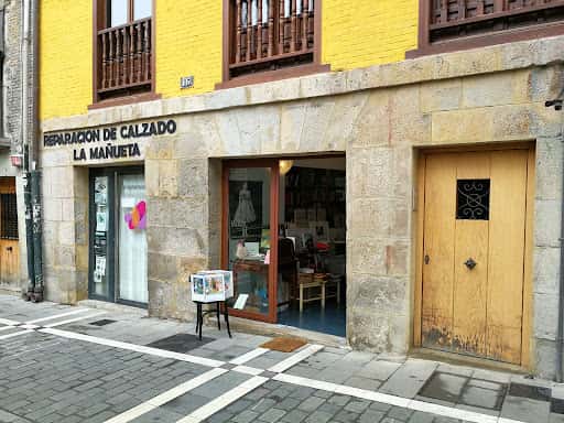 Objetería los días felices: libros antiguos en Pamplona