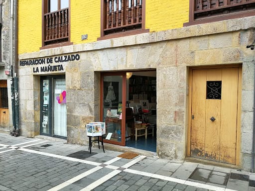Objetería los días felices: libros antiguos en Pamplona