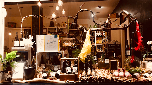Vinos y conservas gourmet en Delicatessen Casa Sada
