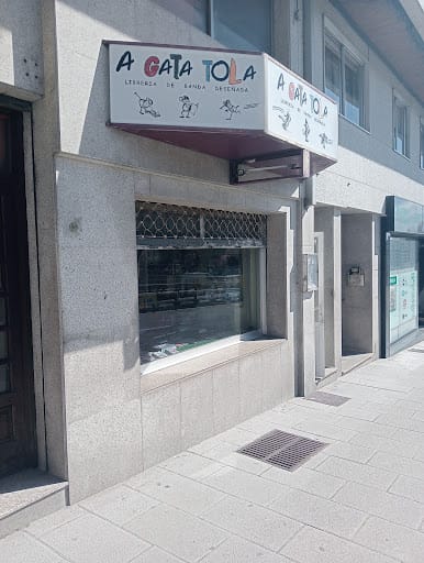 El cierre de la mítica librería A Gata Tola