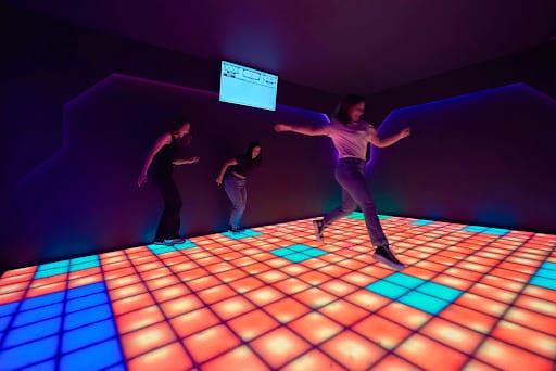 SPARK81: Juegos inmersivos y retos físicos en Riazor