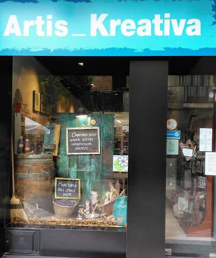 Artis Kreativa: manualidades y formación en Vitoria