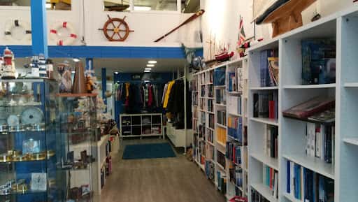Librería Náutica San Esteban: surf y mar en Gijón