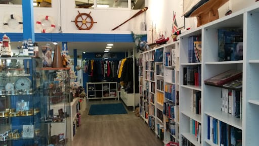 Librería Náutica San Esteban: surf y mar en Gijón