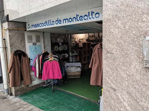 Moda vintage y servicios en el Mercadillo de Monte Alto