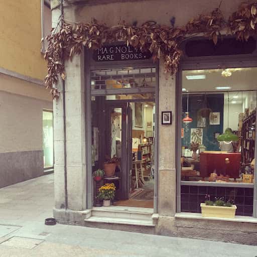 Magnolia Rare Books: Viajes y cartografía en el Casco Viejo