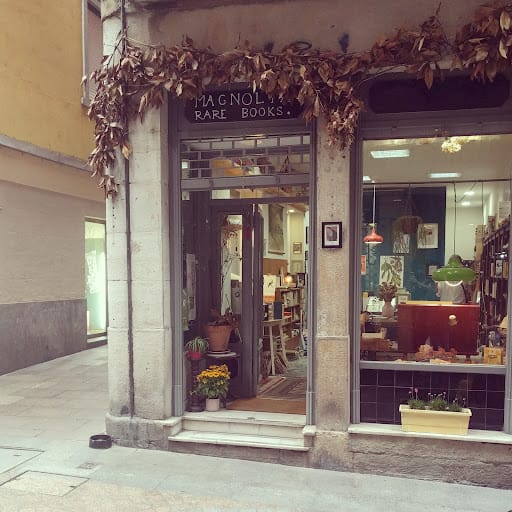 Magnolia Rare Books: Viajes y cartografía en el Casco Viejo