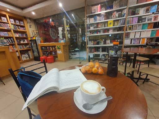 Palier Café Libro: café de especialidad y libros en Cuenca