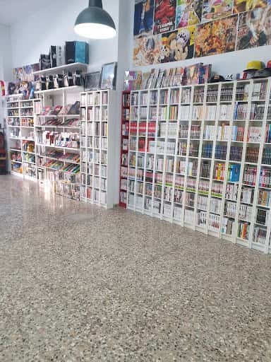Elius: manga, juegos de mesa y zona de juego en Gandia