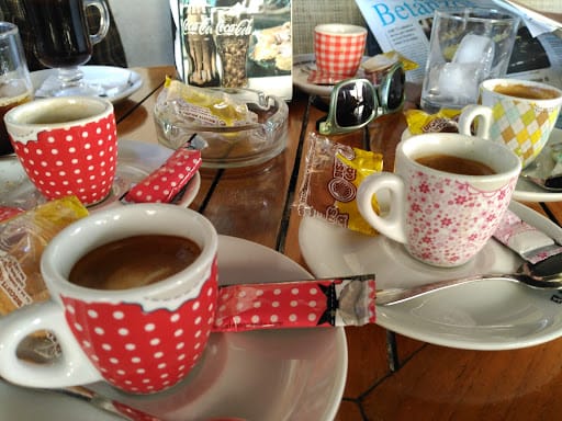 Cafetería Lanzós: café de especialidad y cerámica en Betanzos