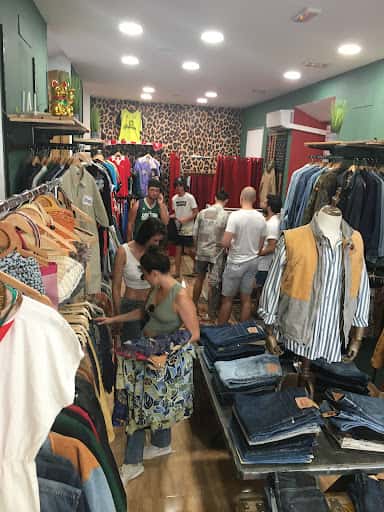 Atípico Vintage: moda retro y arte urbano en Málaga