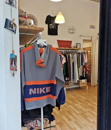 Concorde Vintage: moda retro, vinilos e ilustración en Gijón