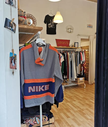 Concorde Vintage: moda retro, vinilos e ilustración en Gijón