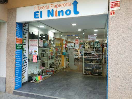 El Ninot: mapas y libros de viaje en El Prat