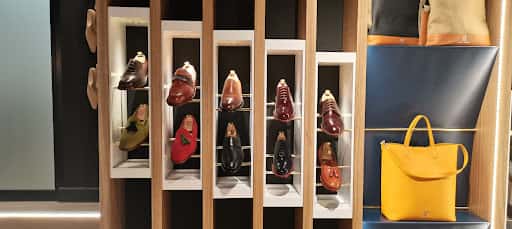 Abraham Zambrana: calzado y artesanía en cuero en Jerez