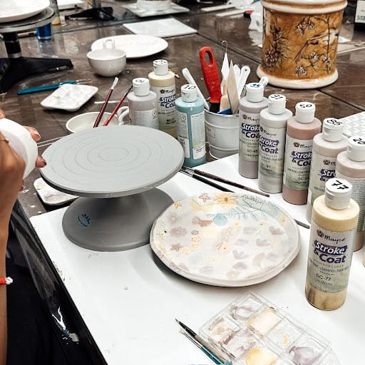 Arte y Pureza: cerámica y talleres en el corazón de Triana