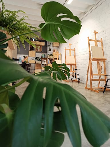 Cerámica y café en Beatriz Seijo Artist Studio + Gallery