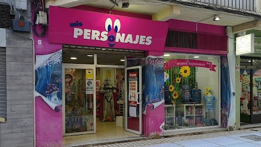 Mis Personajes: juegos de mesa y cafetería en Cáceres