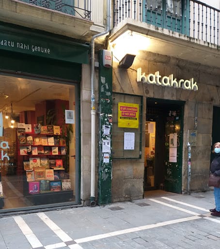 Katakrak Liburuak: librería y cantina en Pamplona