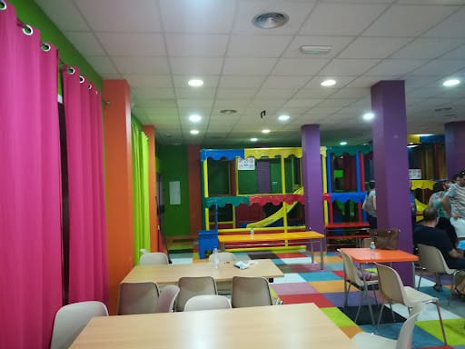 Les Boles Mislata: parque de bolas y juegos de mesa