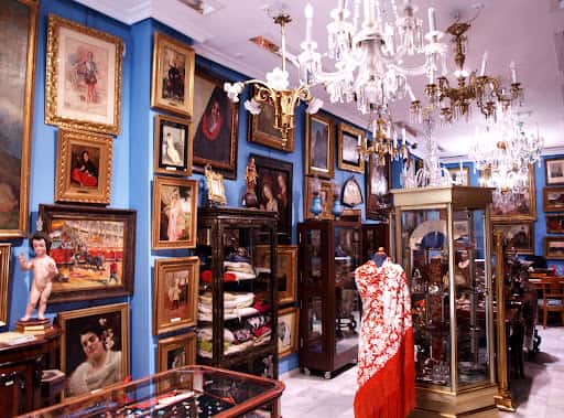 Antigüedades El Museo: arte y moda flamenca vintage