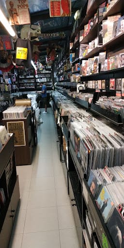 La Bomba Records: vinilos y coleccionismo musical en Oviedo