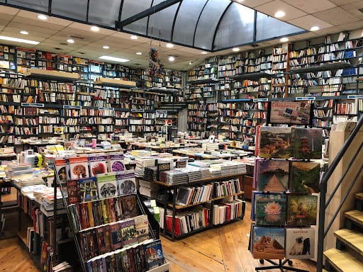 Librería Maxtor: Viajes y mapas en el centro de Valladolid