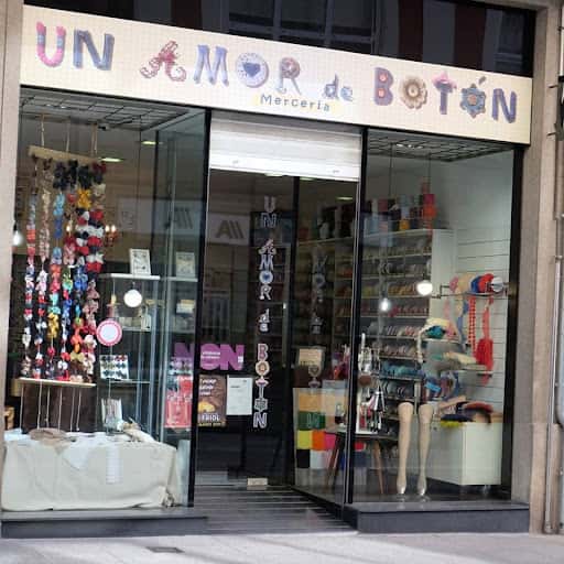 Un Amor De Botón: mercería creativa y café-taller en Lugo