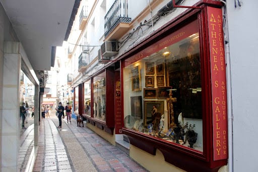 Athenea's Gallery: arte, antigüedades y moda en Marbella