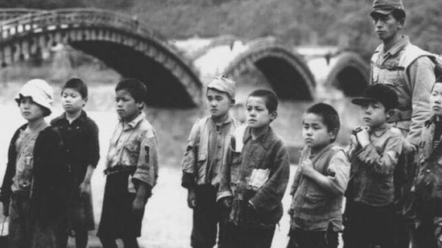 Proyección de 'Children of the Beehive' (Hiroshi Shimizu)