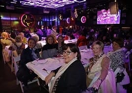 Fiesta de Les Comadres y entrega de premios Comadres de Oro