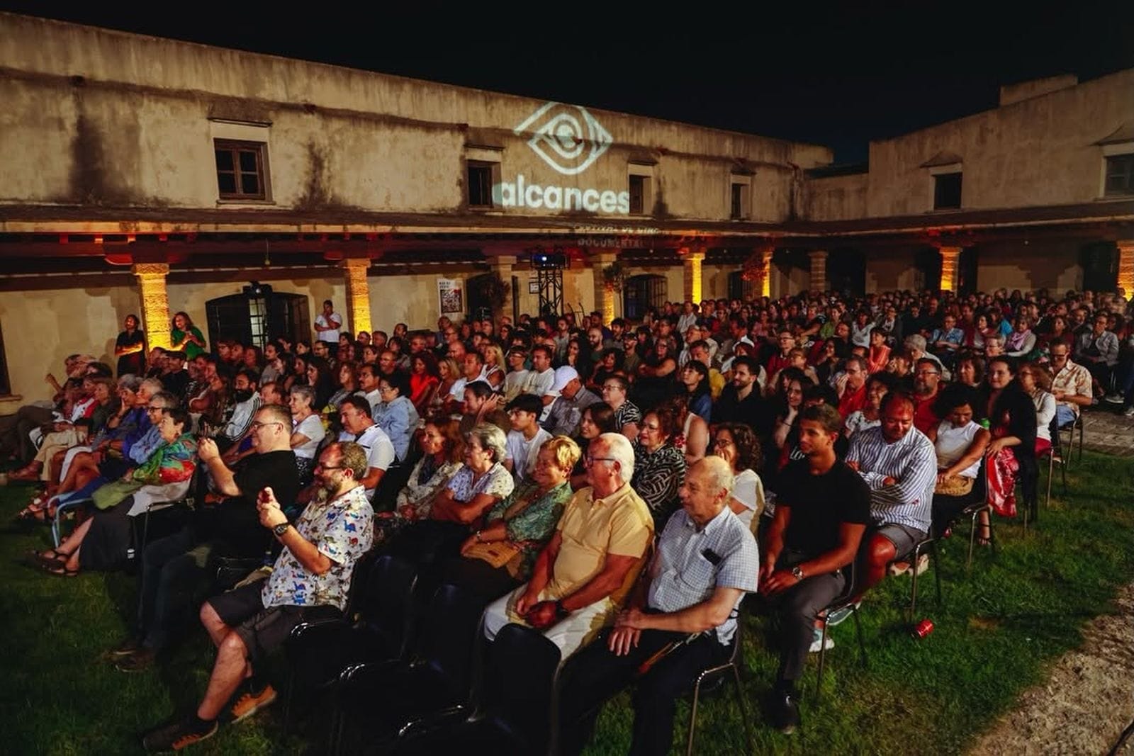 Cortos a la fresquita - Festival de Cine Documental Alcances