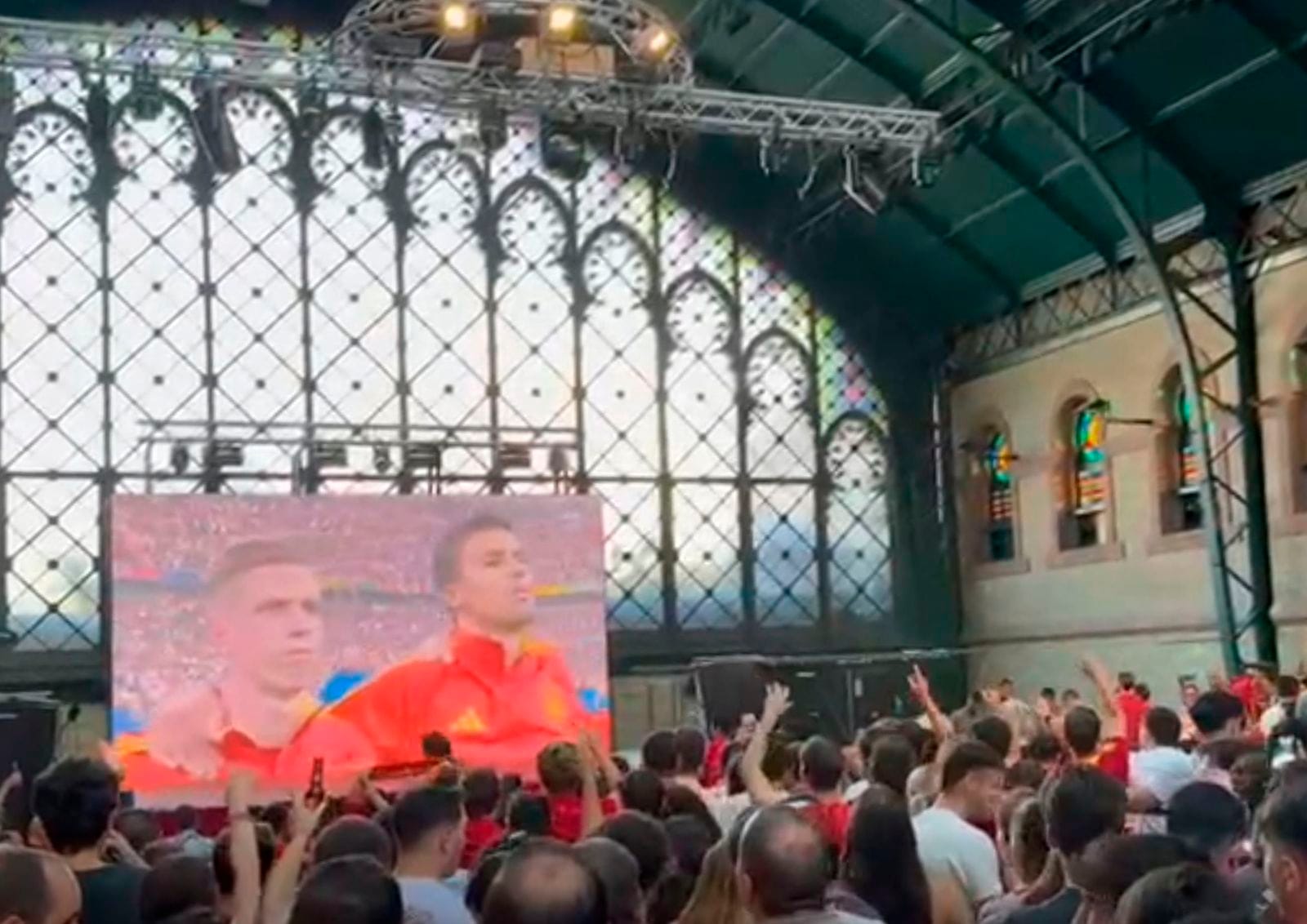 Final del Mundial de fútbol España - Argentina en pantalla gigante