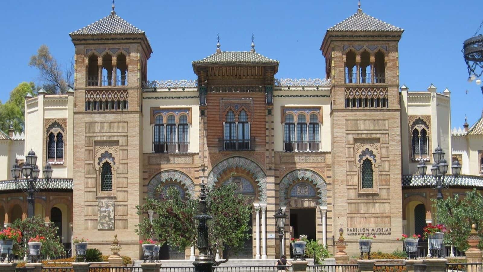 Soñó Sevilla bajo las estrellas: La esposa y la chismosa y La casa de los milagros