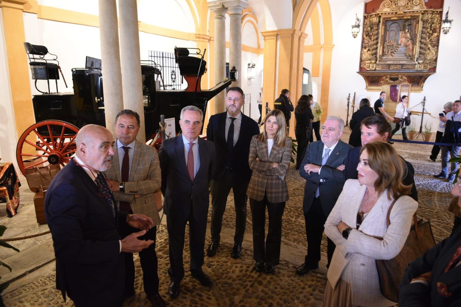 Exposición de carruajes históricos en el Real Alcázar